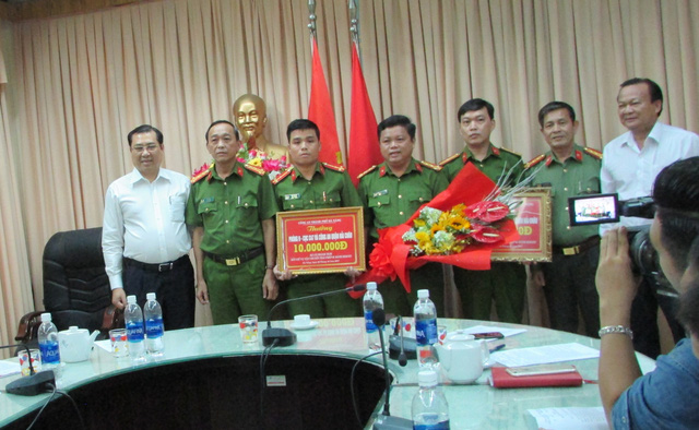 Thưởng 'nóng' lực lượng phá nhanh án vận chuyển ma túy liên tỉnh ảnh 1